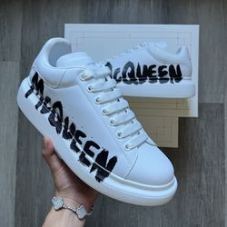 MCQUEENS🤩Size 10✅$160‼️