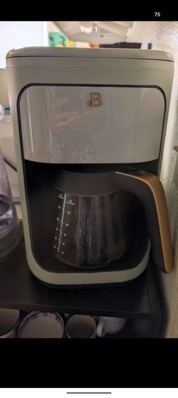 Drip coffee maker