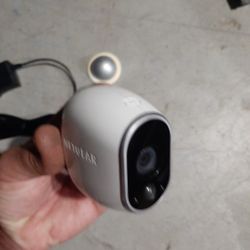 NETGEAR Arlo HD Camera VMS3130 Wi-Fi With Battery Compartment AC Adapter