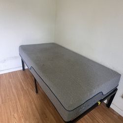 Memory Foam Twin Mattress With Rrame
