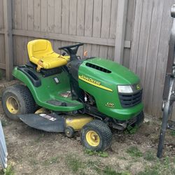 John Deere Riding lawn Mower