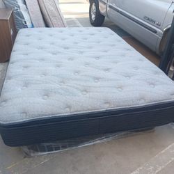 Serta Queen Pillowtop Mattress And Box Spring 