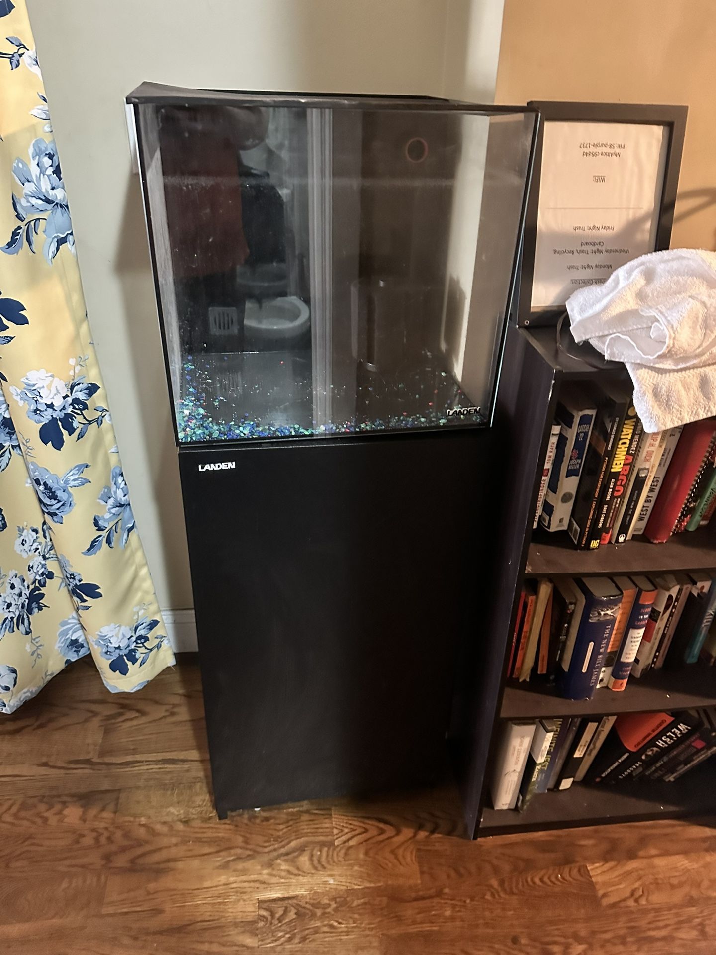 20 Gallon Landen saltwater Tank With Landen Stand
