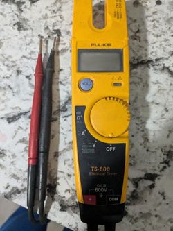 Fluke T5-600 Clamp Multimeter 