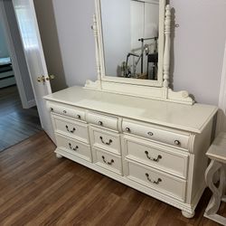 Bedroom Set 