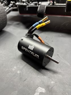 Spectrum 3200 KV motor Spectrum server extreme 2700 KV motor