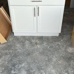 Cabinets/quartz Countertop 