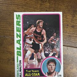 Vintage Bill Walton card.  Excellent condition.