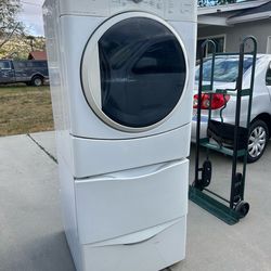 Kenmore gas dryer with 2 drawer pedestal
