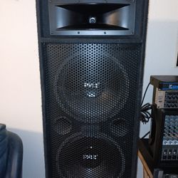 DJ Pyle Tower Speakers(2)