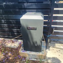 Garage Doors And Gate Opener 