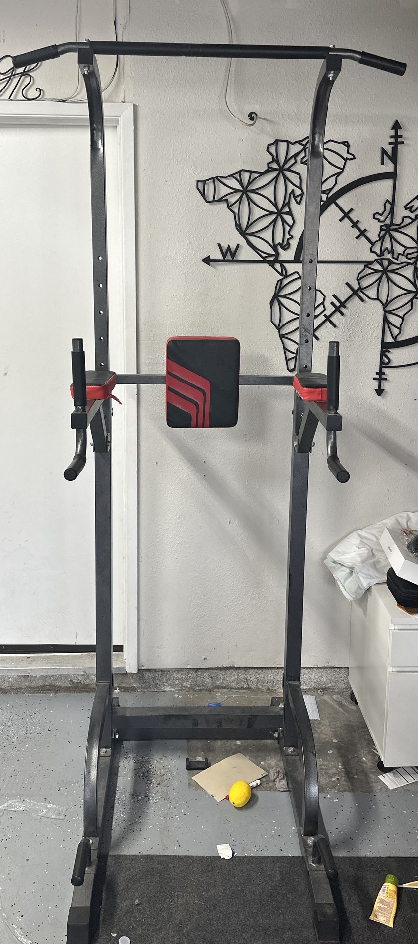 Power tower dip, station and pull up bar