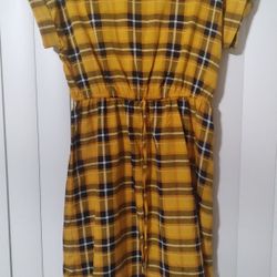 Woman's Yellow Palid Dress Size Medium 