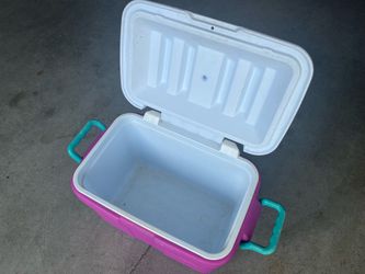 Rubbermaid Ice Chest