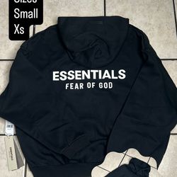 Essential hoodie