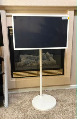 32' ApolloSign Smart Portable TV