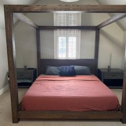 Wooden Canopy Bed