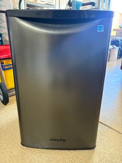 Danby 4.4 cubic ft mini fridge
