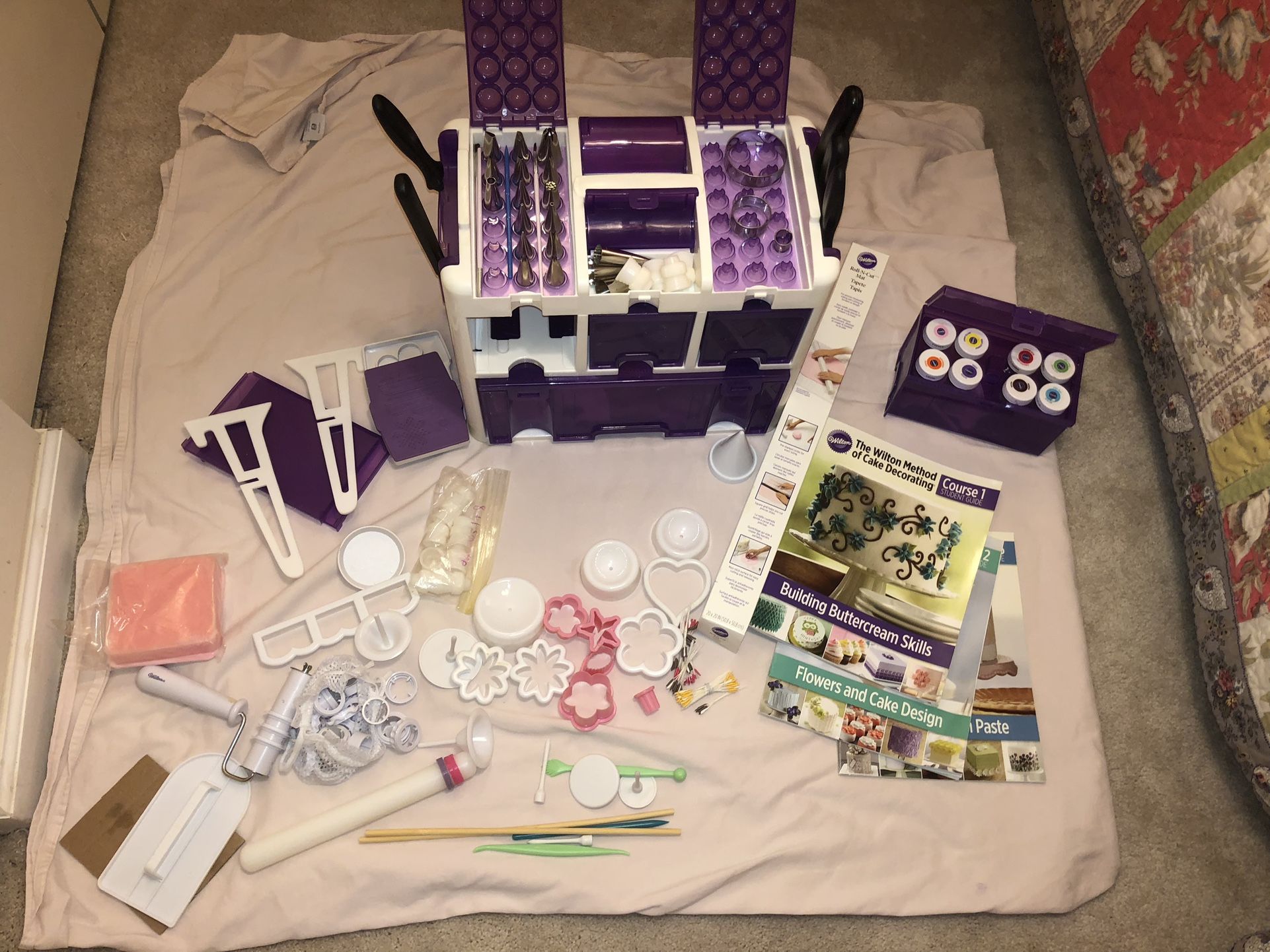 Wilton Cake Decorating Tools, Accessories And Carrying Case