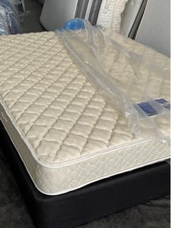 USED QUEEN SIZE MATTRESS ONLY