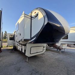 2014 Coachmen Brookstone Fifth Wheel/ Rv/ Travel Trailer 