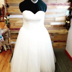 Blow Out Sale at The Sewing Lady !! Hurry In For Your Dress
