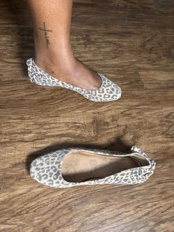 Size 9 Flat Leopard Print Shoes