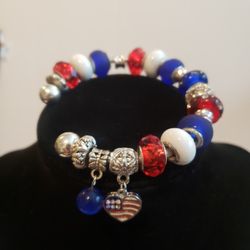 American Flag Charm Bracelet Patriotic  F11