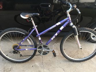 His and Hers GT Palomar Mountain Bikes Look closely at photographs ...