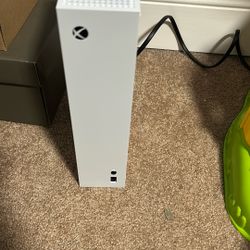 New Xbox series S (Box included W/ Controller)