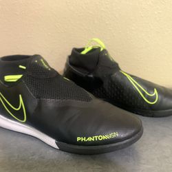 Nike Phantom VSN Indoor Soccer Shoes