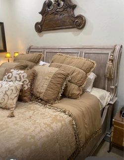 Croscill Queen Size Bedding Set