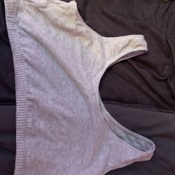 sports bra 
