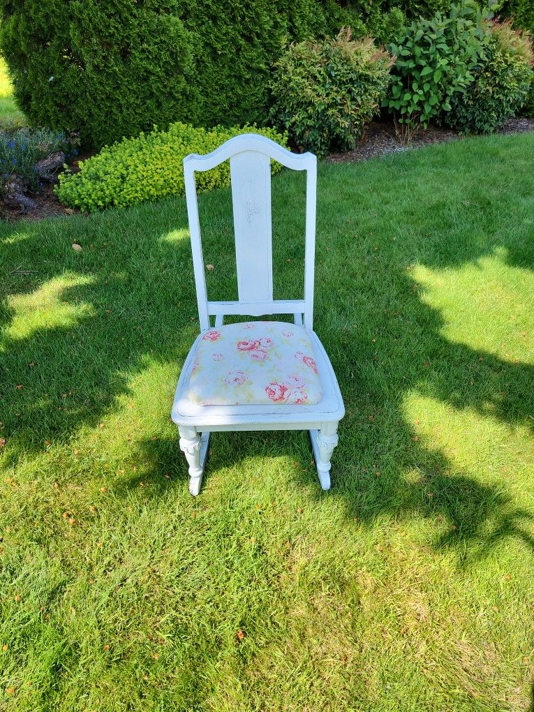 Antique White Wood Rocking Chair