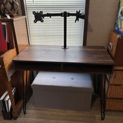 Desk With Dual Monitor Stand Screwed In