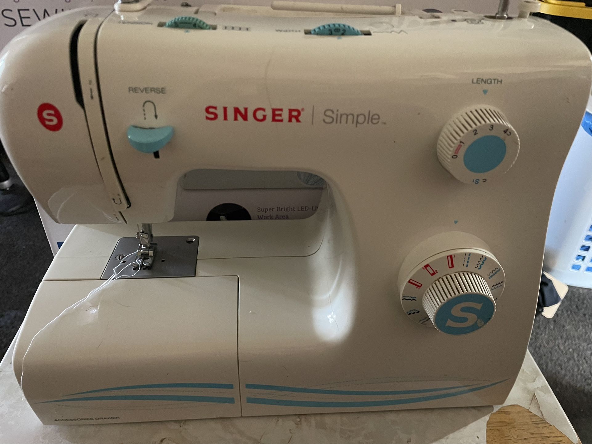 Singer 2263 Simple Mechanical Sewing Machine With Pedal