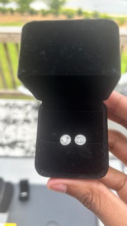 halo   earrings  0.5 CT GRA Certified Moissanite Halo Stud Earrings