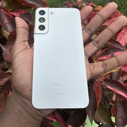 UNLOCKED SAMSUNG GALAXY S22 PLUS.  READY FOR USE