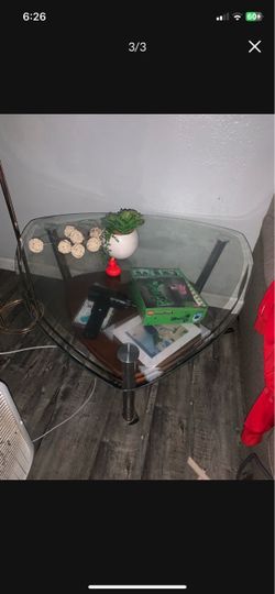 Ashley furniture Glass Top Corner Table with Chrome Legs an wheels