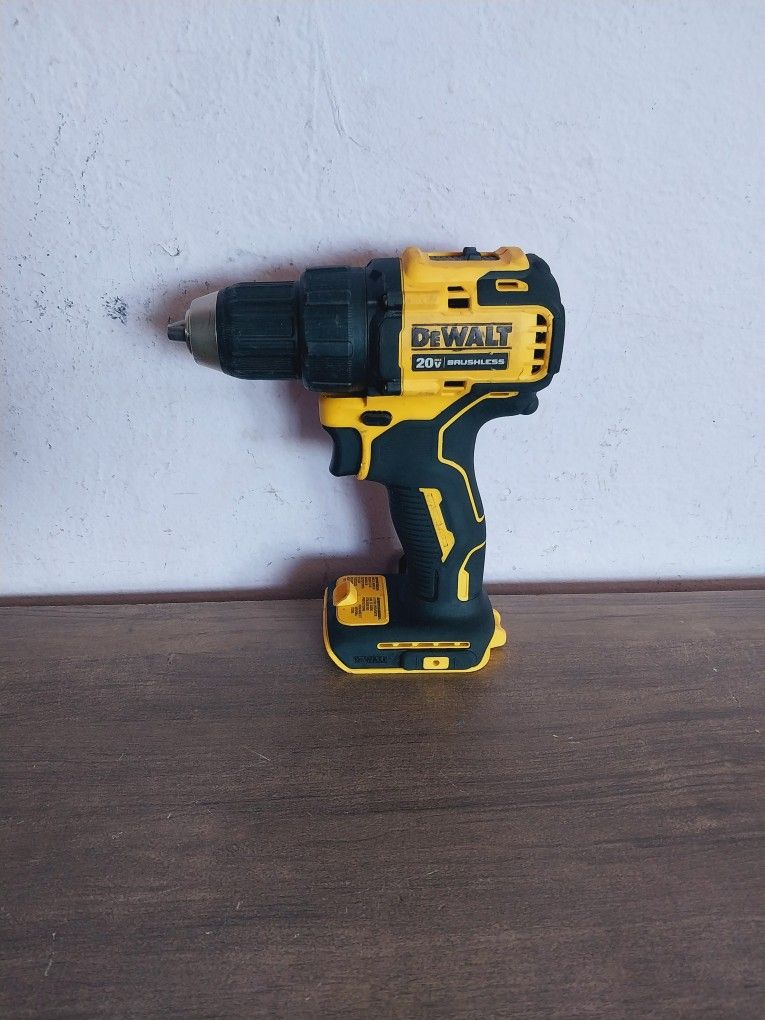 Drill Dewalt BRUSSLLESS MOTOR