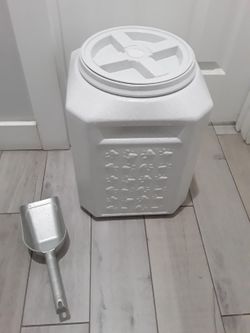 Pets Food Container Storage