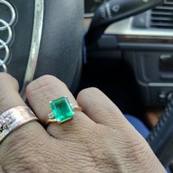 emerald Ring gold  10 k