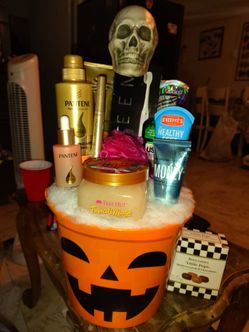 My gf is making Halloween Baskets (Women's)