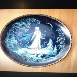 Vintage Black & Gold Decorative Plates (2) – Russian Fairy Tale Art – Wall Decor