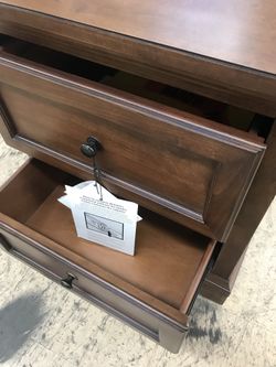 New Universal Broadmoore Nightstand Birch veneers Poplar wood