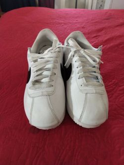 Nike classic Cortez White Leather Sneakers size 8 w