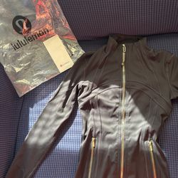 lululemon jacket