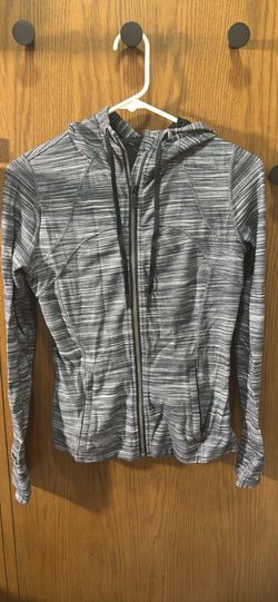 Lululemon jacket size 8