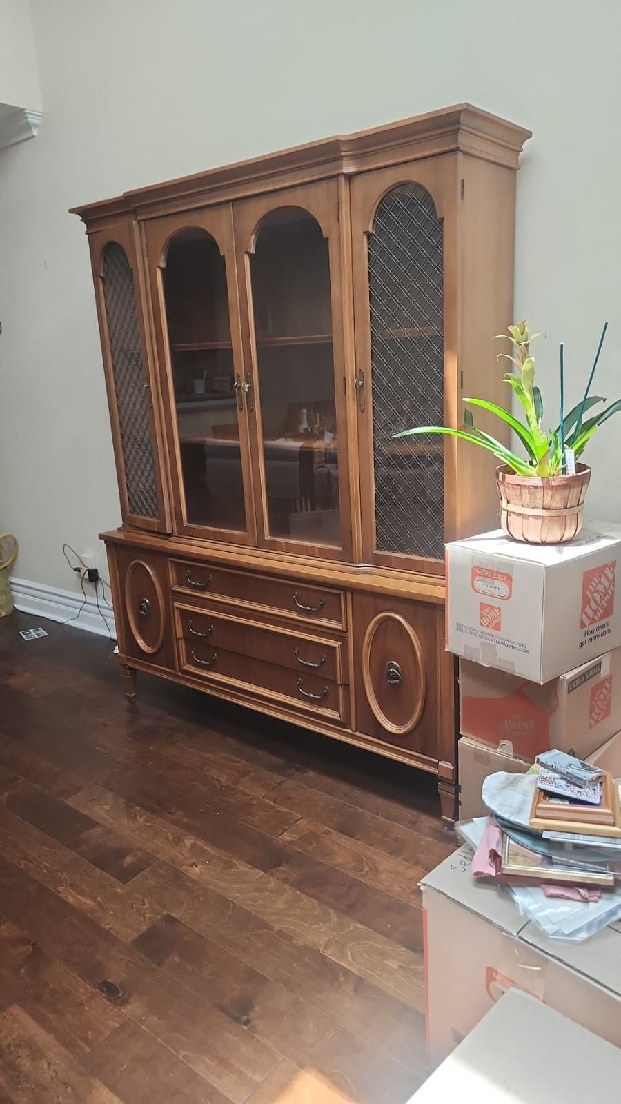 BASSET China Cabinet / Hutch