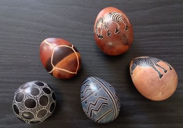 Kenya Hand Carved Alabaster Eggs. High Quality. Amazing Artwork.
